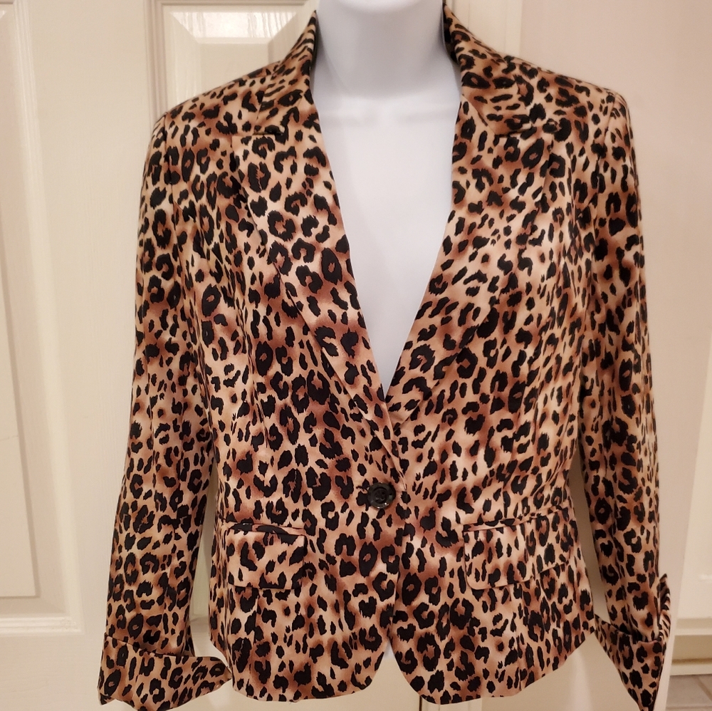 Ladies jacket- Size: M